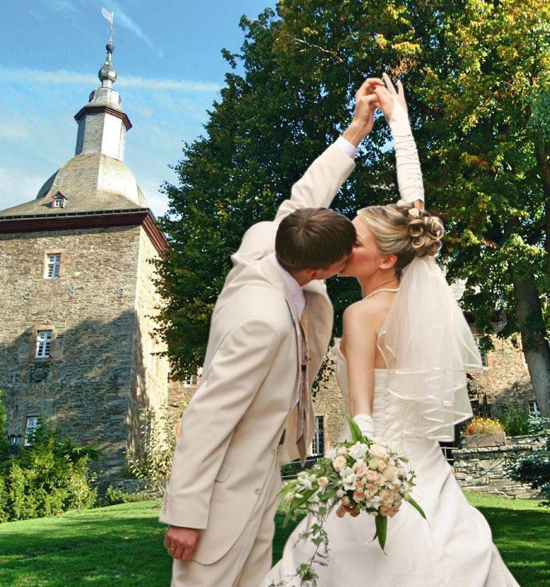 Hotel Und Restaurant Burg Schnellenberg Attendorn Ngoại thất bức ảnh
