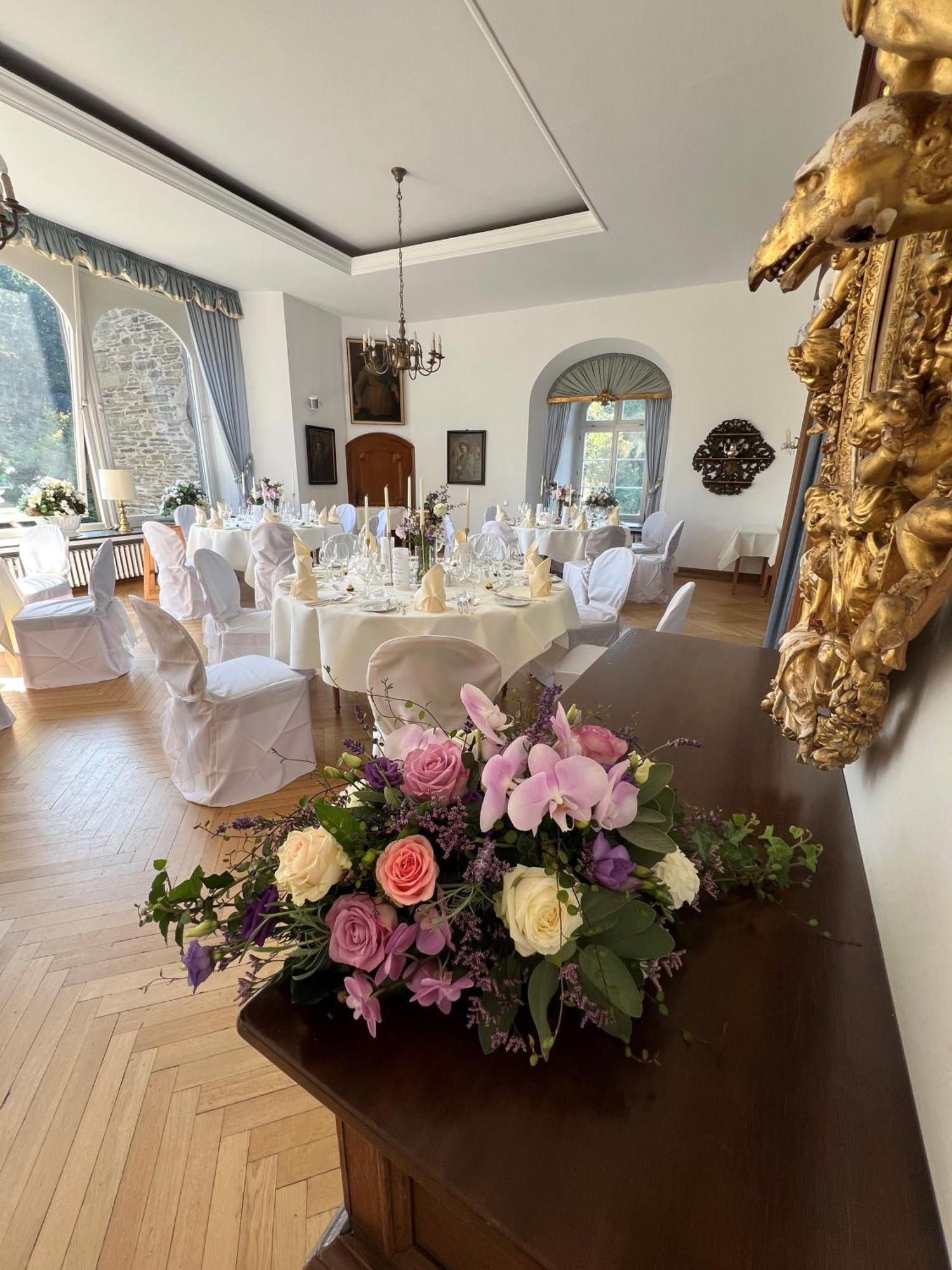 Hotel Und Restaurant Burg Schnellenberg Attendorn Ngoại thất bức ảnh