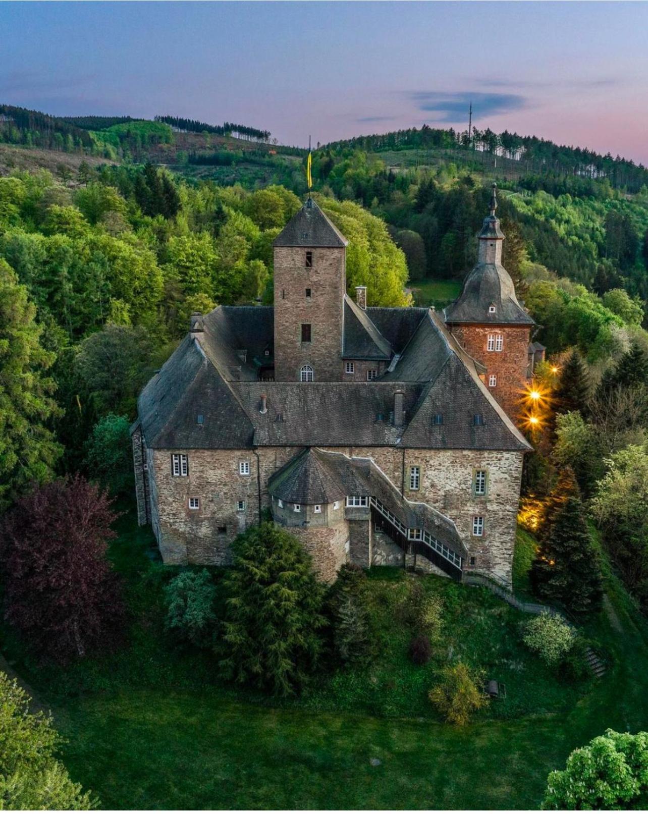 Hotel Und Restaurant Burg Schnellenberg Attendorn Ngoại thất bức ảnh